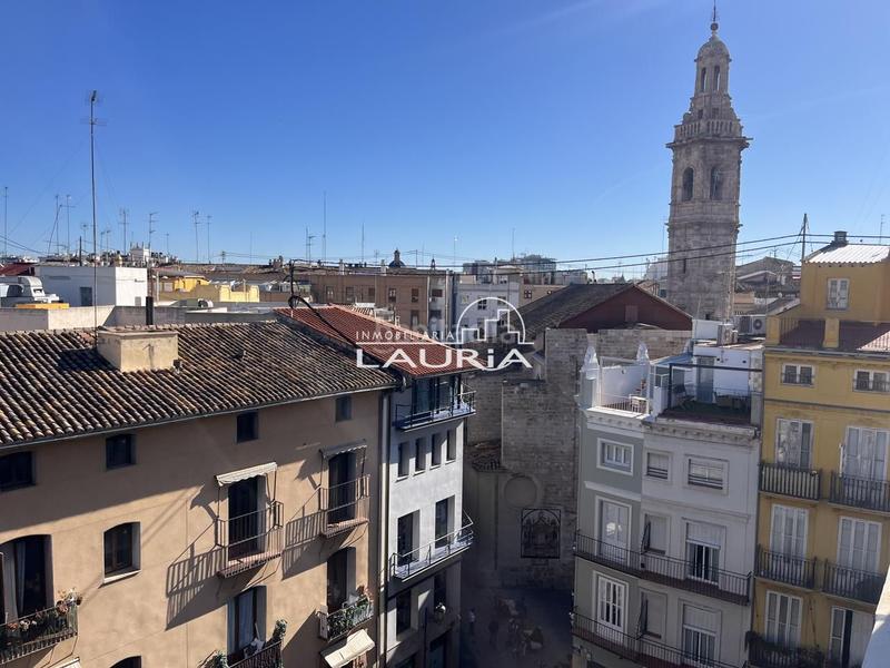 Foto dc66b424-36c5-4b10-a35d-de3d6313d183. Alquiler ático mercado central en El Mercat Valencia
