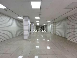 Lloguer Local Comercial  Carrer de quart. Local en alquiler en zona turística