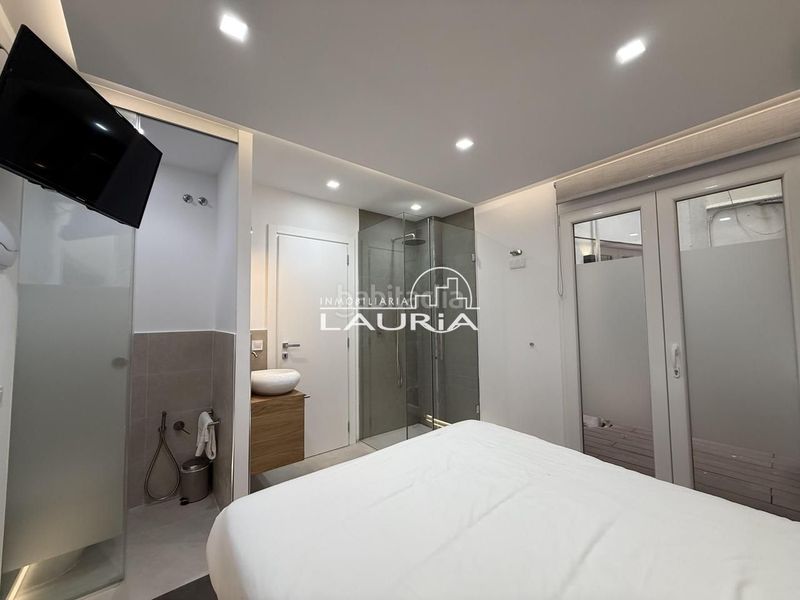 Piso inversion en centro con terraza interior en Valencia - Imagen 21