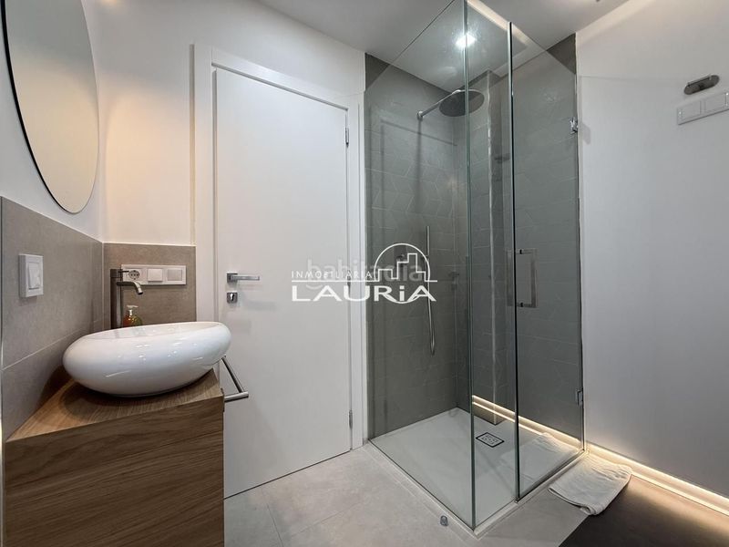 Piso inversion en centro con terraza interior en Valencia - Imagen 18