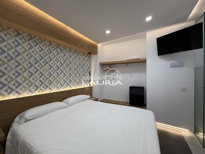 Piso inversion en centro con terraza interior en Valencia - Imagen 16