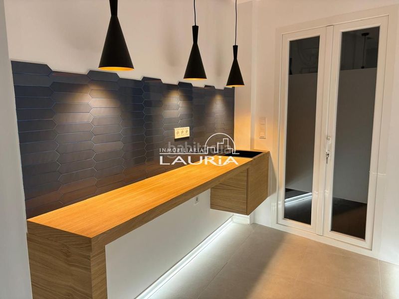 Piso inversion en centro con terraza interior en Valencia - Imagen 8