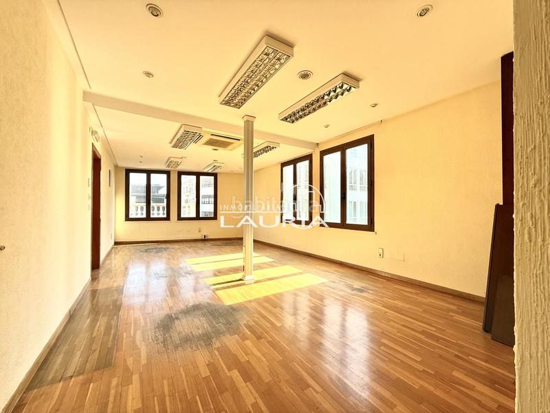 Foto 9c63a078-6b4a-402e-b0f7-b58587b49d1b. Alquiler oficina alquiler oficinas en Sant Francesc Valencia