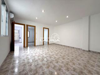 Rent Penthouse  Carrer de jeroni munyós. Ático en alquiler en zona jesús