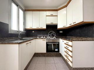 Rent Penthouse  Carrer de jeroni munyós. Ático en alquiler en zona jesús