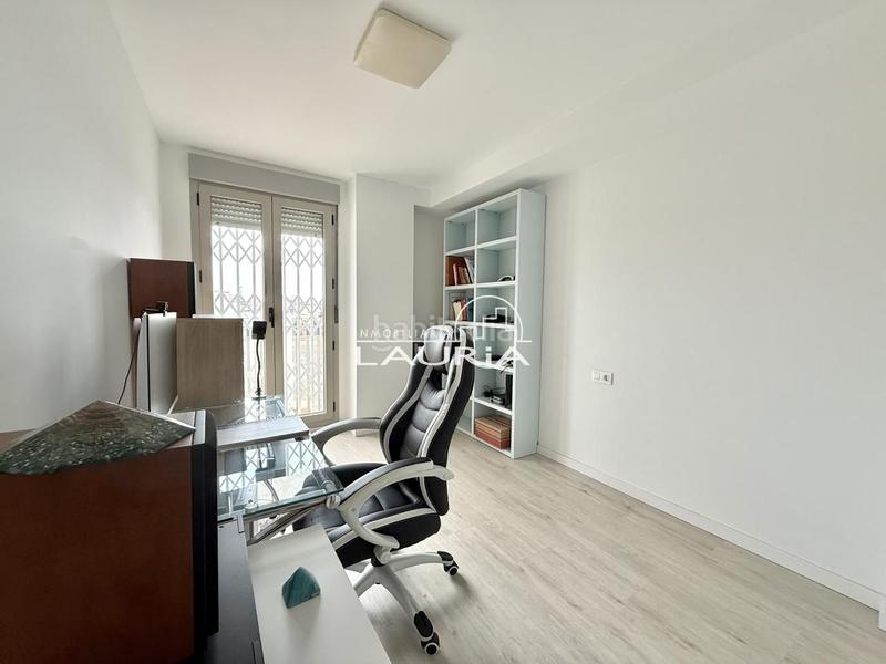 Foto 05dd2805-d062-49bf-ad12-7efb7ba26bf5. Àtic a Sant Antoni Valencia