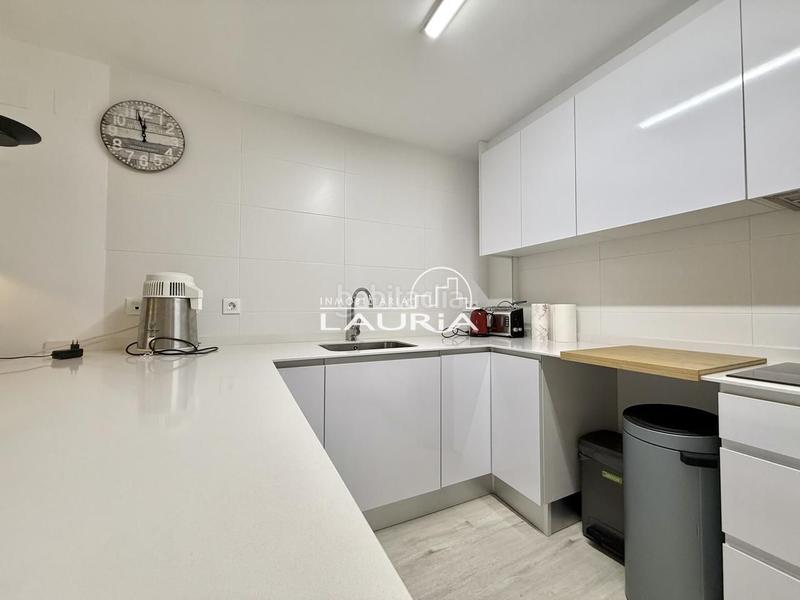 Foto 35065023-aa77-463e-ae5d-ef35c4e97c96. Àtic a Sant Antoni Valencia