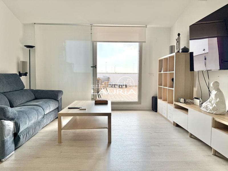 Foto 6b75dbba-e1c5-41ae-8306-91e30543c8af. Àtic a Sant Antoni Valencia