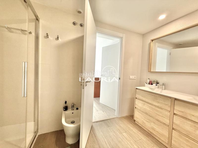 Foto ac4ae4de-ad82-401a-a242-2b90f13748b1. Àtic a Sant Antoni Valencia