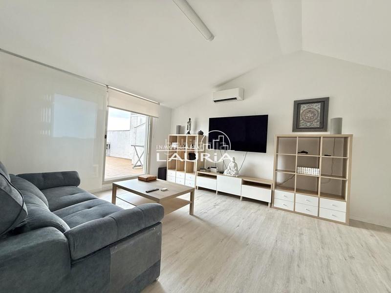 Foto f7c1224f-c9bd-46f7-81ac-5d1140eba48f. Àtic a Sant Antoni Valencia