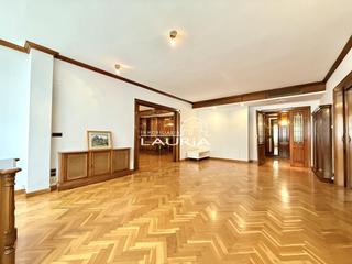 Location Appartement  Carrer de colón. Amplia vivienda en colón con garaje