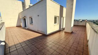 Attique  Carrer camamilla. Ático en valterna con garaje y trastero.