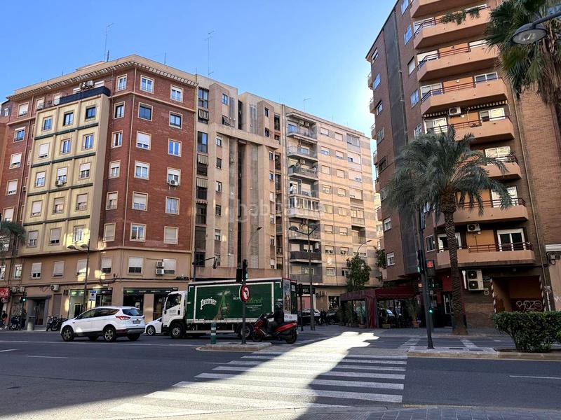 Foto 3ab2c632-70c2-4f9b-8eb7-4b2a644efec5. Traspàs local comercial a En Corts - Doctor Waksman Valencia