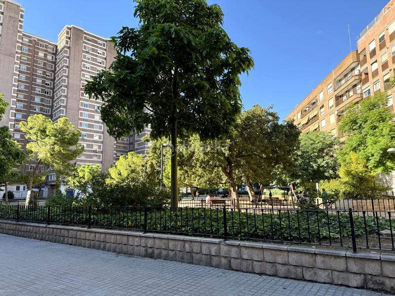 Foto d49f0d39-6c59-4905-bd16-b3d7fd16c79d. Trapasso locale commerciale in En Corts - Doctor Waksman Valencia