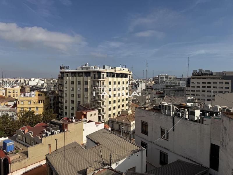 Foto 245ddeae-1670-4d0b-820e-6e692a93ea89. Alquiler oficina plaza del ayuntamiento en Sant Francesc Valencia