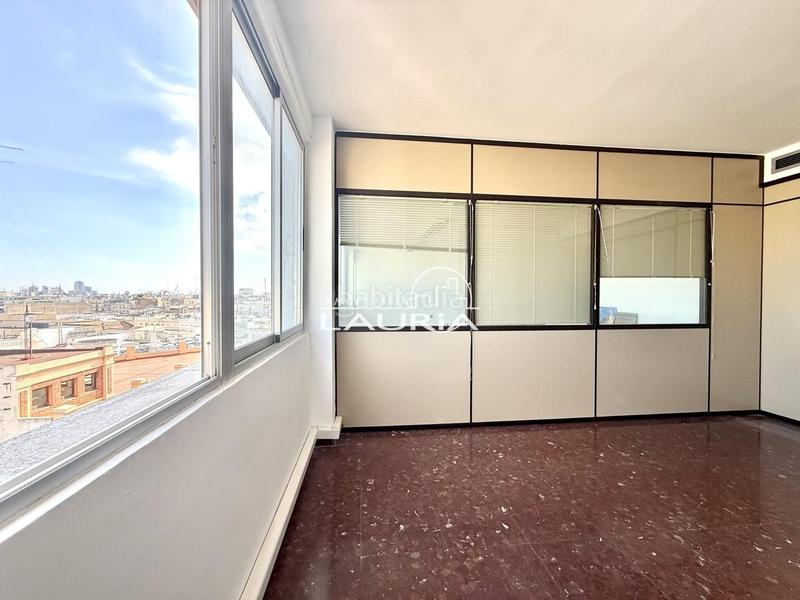 Foto dfc1cbe6-6837-4577-a1ee-4b91040f82d8. Alquiler oficina plaza del ayuntamiento en Sant Francesc Valencia