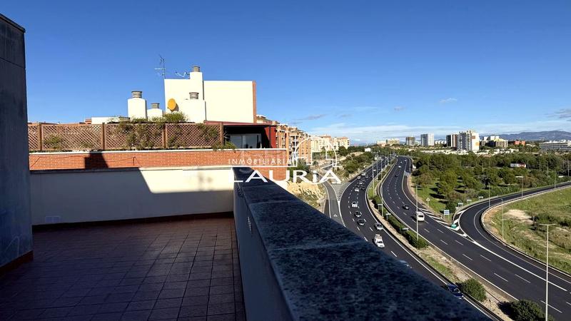Foto 8ded9791-f526-4a54-995a-a89d3358299e. Lloguer àtic amb aparcament piscina a Valterna Paterna
