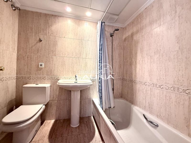 Ático ciudad de las ciencias vivienda con amplia terraza y garaje en Valencia - Imagen 17