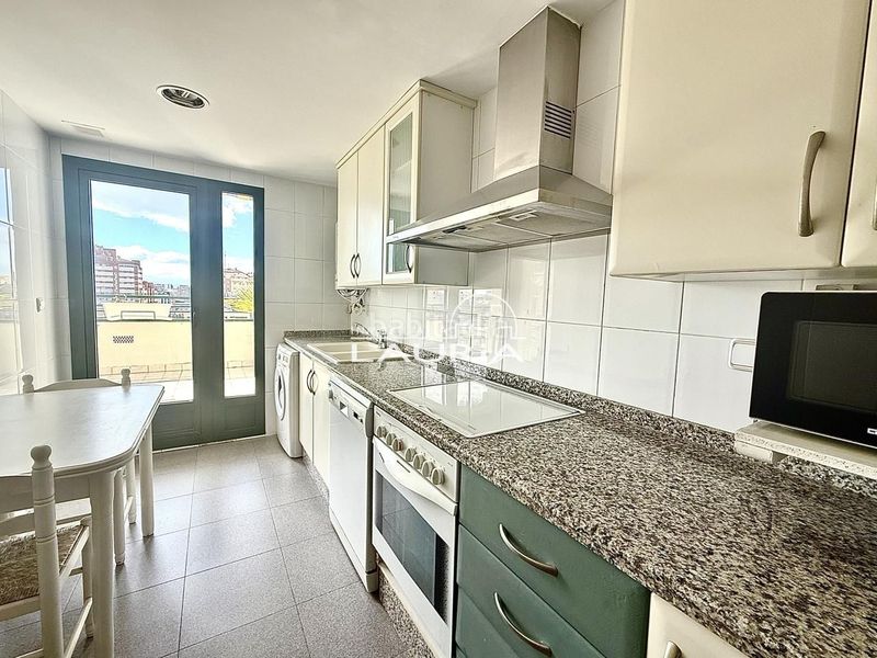 Ático ciudad de las ciencias vivienda con amplia terraza y garaje en Valencia - Imagen 12