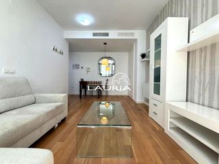 Flat  Vestuario. Centro ciudad  zona calle comedias y calle pintor sorolla