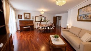 Etagenwohnung  De les filipines. Piso en venta en ruzafa, junto al parque central de valencia