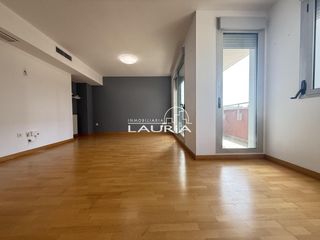 Pis  Plaza de guillem agulló. Palacio congresos  empalme  vivienda seminueva