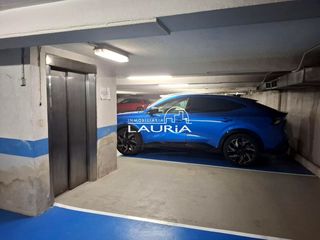Car parking in Calle Barcas