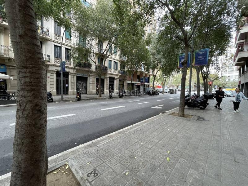 Foto c44a1e1a-fa28-4800-8e2b-2395de0b3fbd. Local comercial local en venta en Sant Antoni en Sant Antoni Barcelona