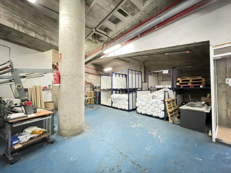 Foto d006049b-329b-49e3-b6ad-349d67c53479. Local comercial nave industrial en venta en el Bon Pastor08030 en Barcelona