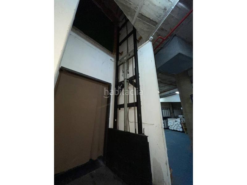Foto ebdd99bd-a70a-4c0e-a193-c549ac214446. Local comercial nave industrial en venta en el Bon Pastor08030 en Barcelona