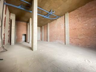Lloguer Local Comercial a Angeles santos 6. Local en venta en centre08907