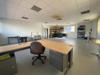 Location Local commercial à Botànica 19. Local en venta en gran via lh08908