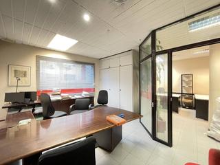 Rent Office space in Banús 35. Oficina en alquiler en santa coloma