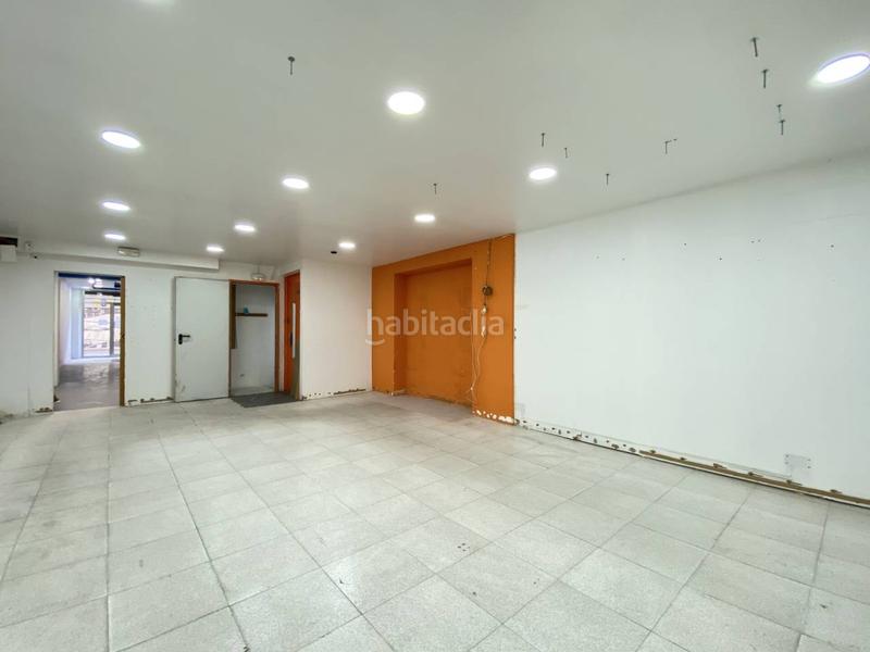 Foto 2880dfb7-b100-4d84-8a0d-b5a750477fe0. Rent business premise in càceres 14 in Sants Barcelona
