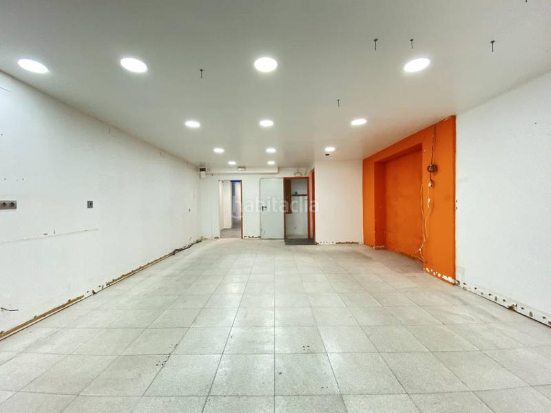 Foto cbca4aad-2a96-4f8b-ace1-17056aed171a. Rent business premise in càceres 14 in Sants Barcelona