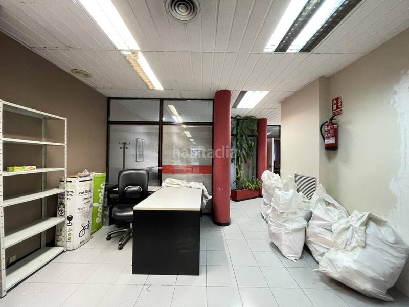 Foto 300c491b-9b72-4f41-8821-707596388a81. Alquiler local comercial en banús 35 local en alquiler en santa coloma en Santa Coloma de Gramenet