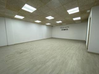 Location Local commercial  Igualtat. Local en alquiler en santa eulàlia08902