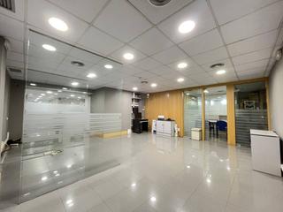 Location Local commercial  Regàs. Local en alquiler en sant gervasigalvany08006