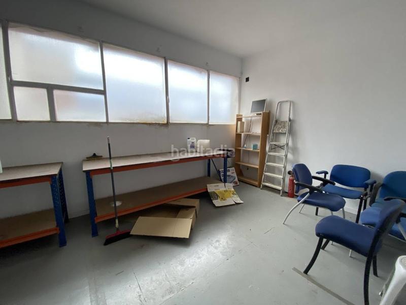 Foto 3f3b35b5-8046-43eb-9f26-3278f5a29480. Lloguer oficina a riereta 31 a Centre Hospitalet de Llobregat (L´)