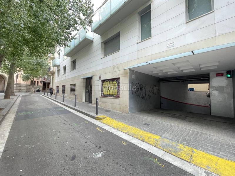 Foto 4a8b492f-a474-4033-a107-c24c402fce1a. Parking coche en begur 11 parking en venta en sants en Barcelona
