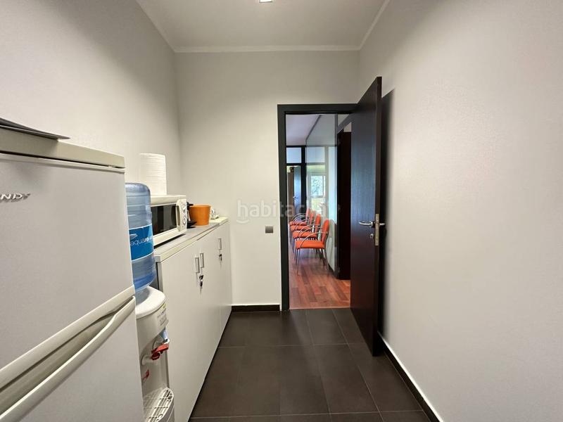 Foto 8a4b4ee1-d0d6-4661-b364-8d0531fba471. Rent office space in meridiana 276 in La Sagrera Barcelona