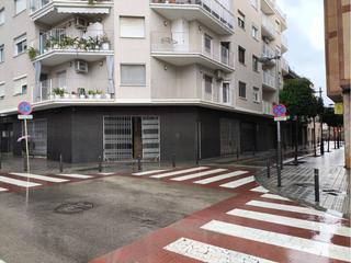 Lloguer Local Comercial a Jacint verdaguer 34. Local en alquiler en sant joan despí08970