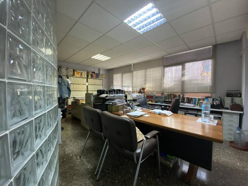 Foto 8e6fb1b5-42f0-4383-baf7-3c0244284892. Miete büro in La Bordeta Barcelona