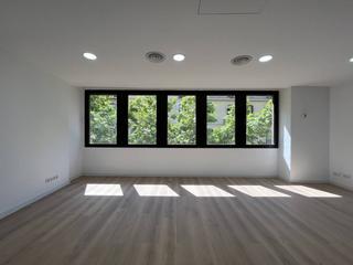 Location Bureau à Còrsega 327. Oficina en alquiler en la vila de gràcia08037