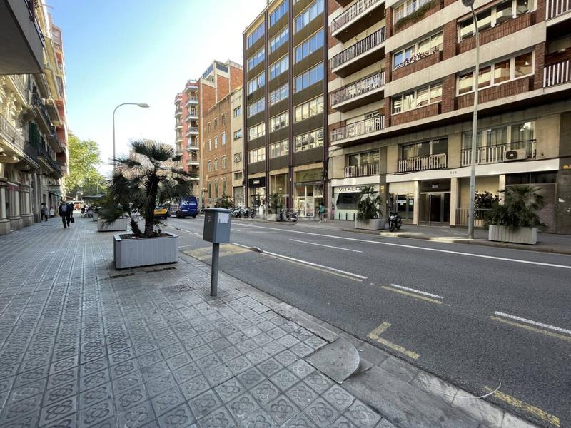 Foto ddc08670-6457-4365-b2a0-f2956c14a3c3. Alquiler parking coche en valencia 549 parking en alquiler en la dreta de leixample en Barcelona