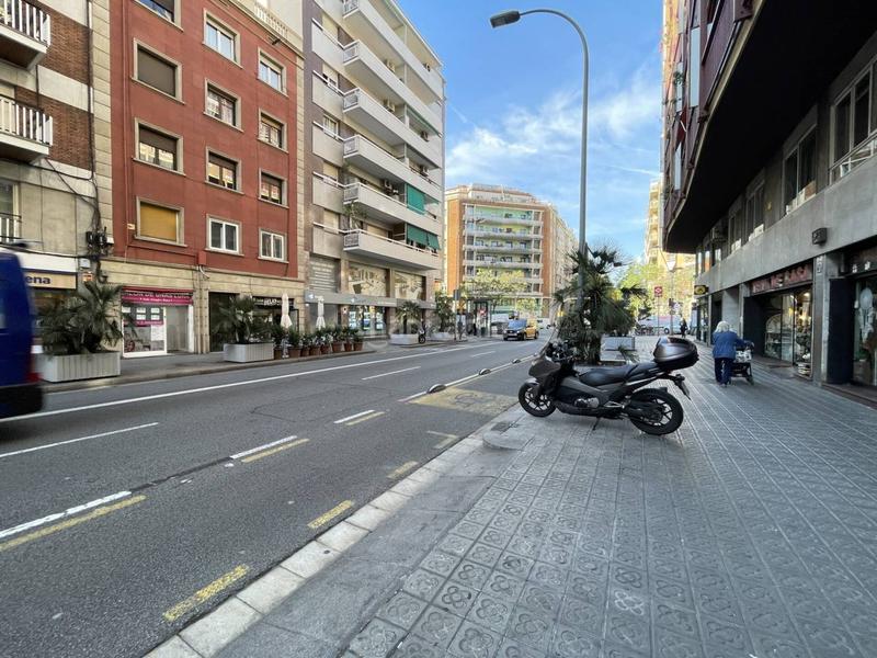 Foto fa7a83c2-b9a5-4368-b11c-79f36cffe6d1. Alquiler parking coche en valencia 549 parking en alquiler en la dreta de leixample en Barcelona