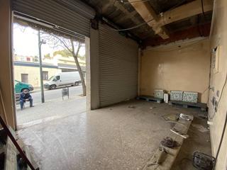 Lloguer Local Comercial a Anselm de riu 64. Local en alquiler en singuerlínles oliverescan franquesaguinarde