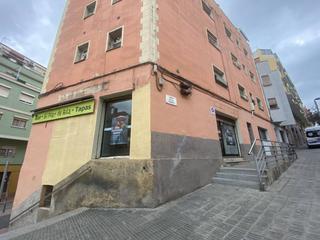Location Local commercial à Torres 49. Local en alquiler en roquetes08042