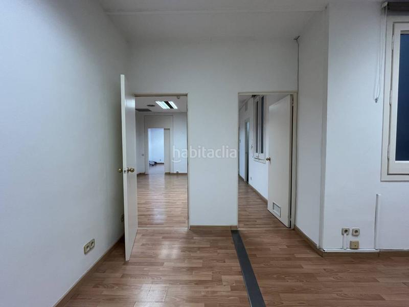 Foto 5c1e41d6-df95-4c48-8d0b-77b15a23d5d0. Location bureau dans universitat 33 dans Dreta de l´Eixample Barcelona