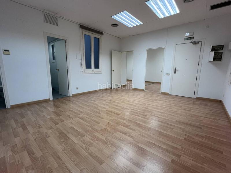 Foto 772b51d0-e5b8-4e85-bacf-81d73af9267d. Miete büro in universitat 33 in Dreta de l´Eixample Barcelona